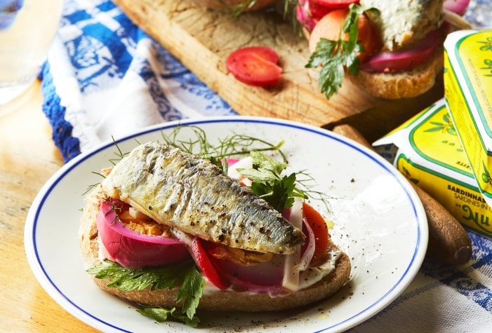 Tartine de ovo em conserva