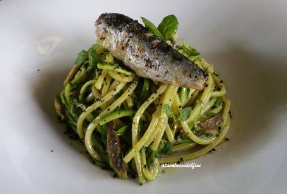 Esparguete de sardinha com azeite e pesto especial