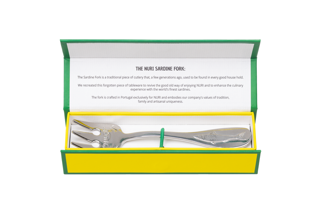 Nuri Sardine Fork English & Portuguese